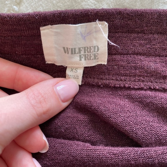 Wilfred | Size: XS | Colour: Burgundy | Midi High Waisted Skirt | - Picture 3 of 4